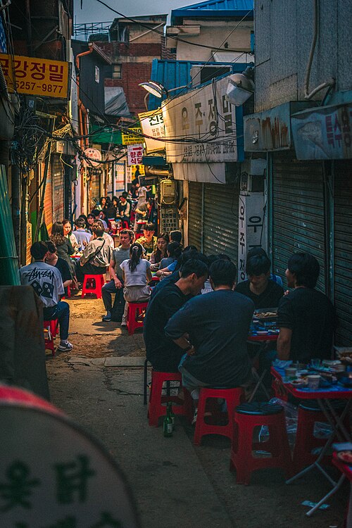 Nightlife in an Euljiro alley in Seoul