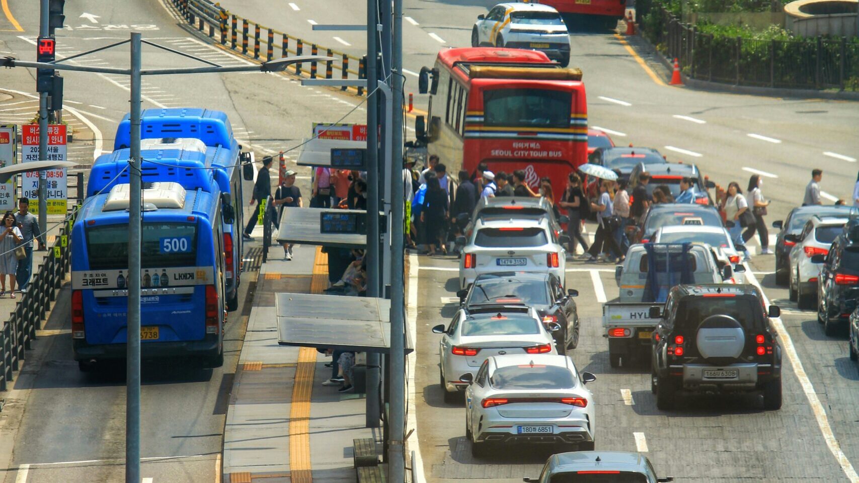 Seoul transportation with buses and traffic near Seoul Station