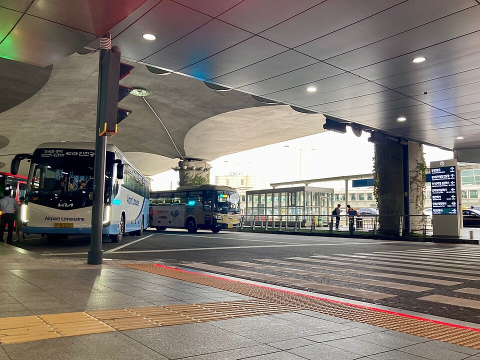 Incheon Airport Limousine Bus to Seoul: Routes, Fares, Tickets & Stops