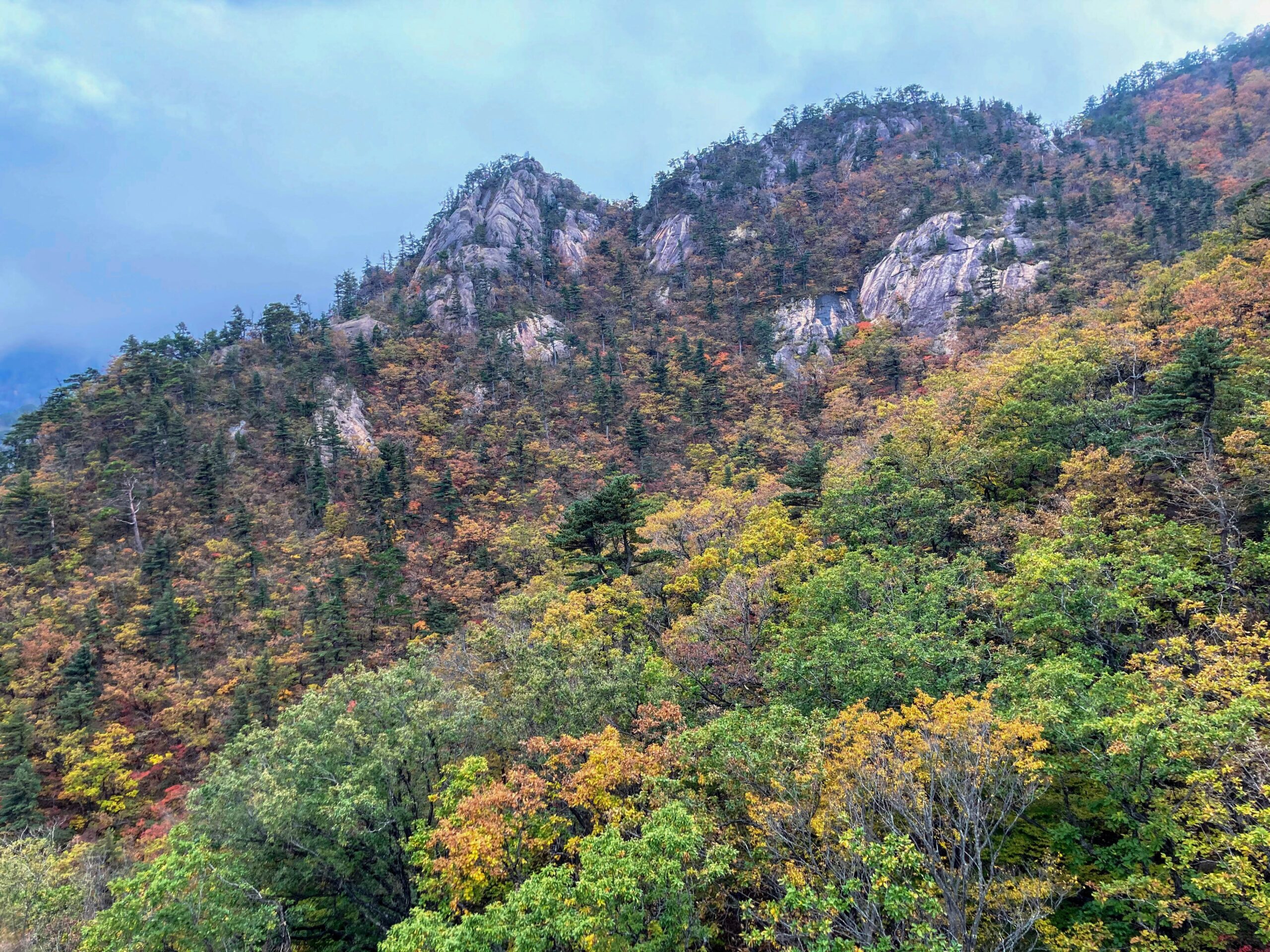 Korea fall foliage 2026 at Seoraksan National Park in South Korea